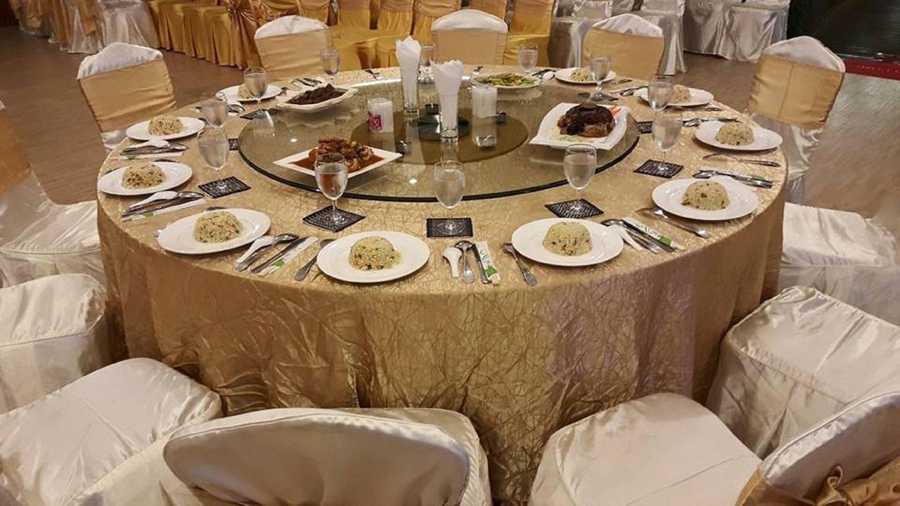 Famous Hotel באגו מראה חיצוני תמונה