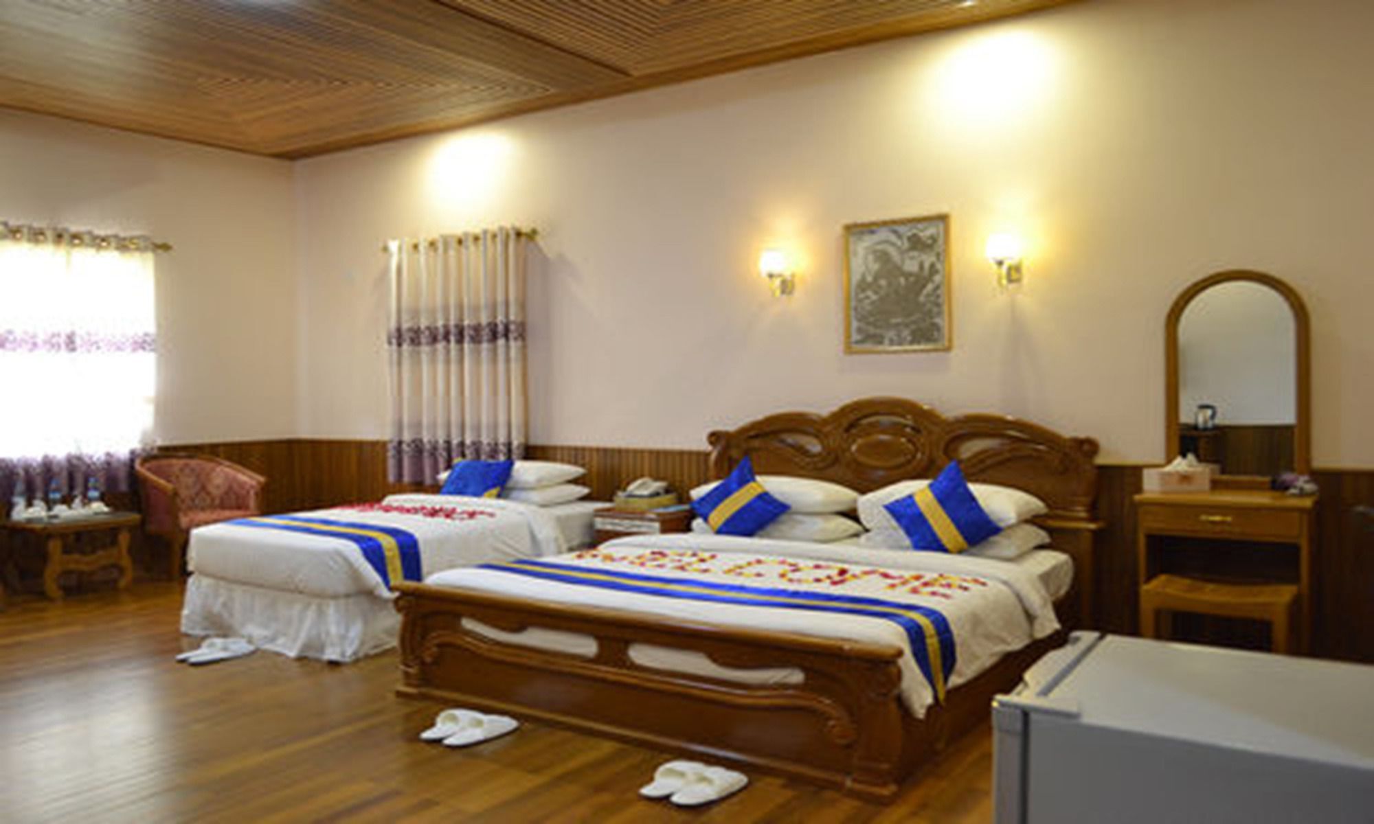 Famous Hotel באגו מראה חיצוני תמונה
