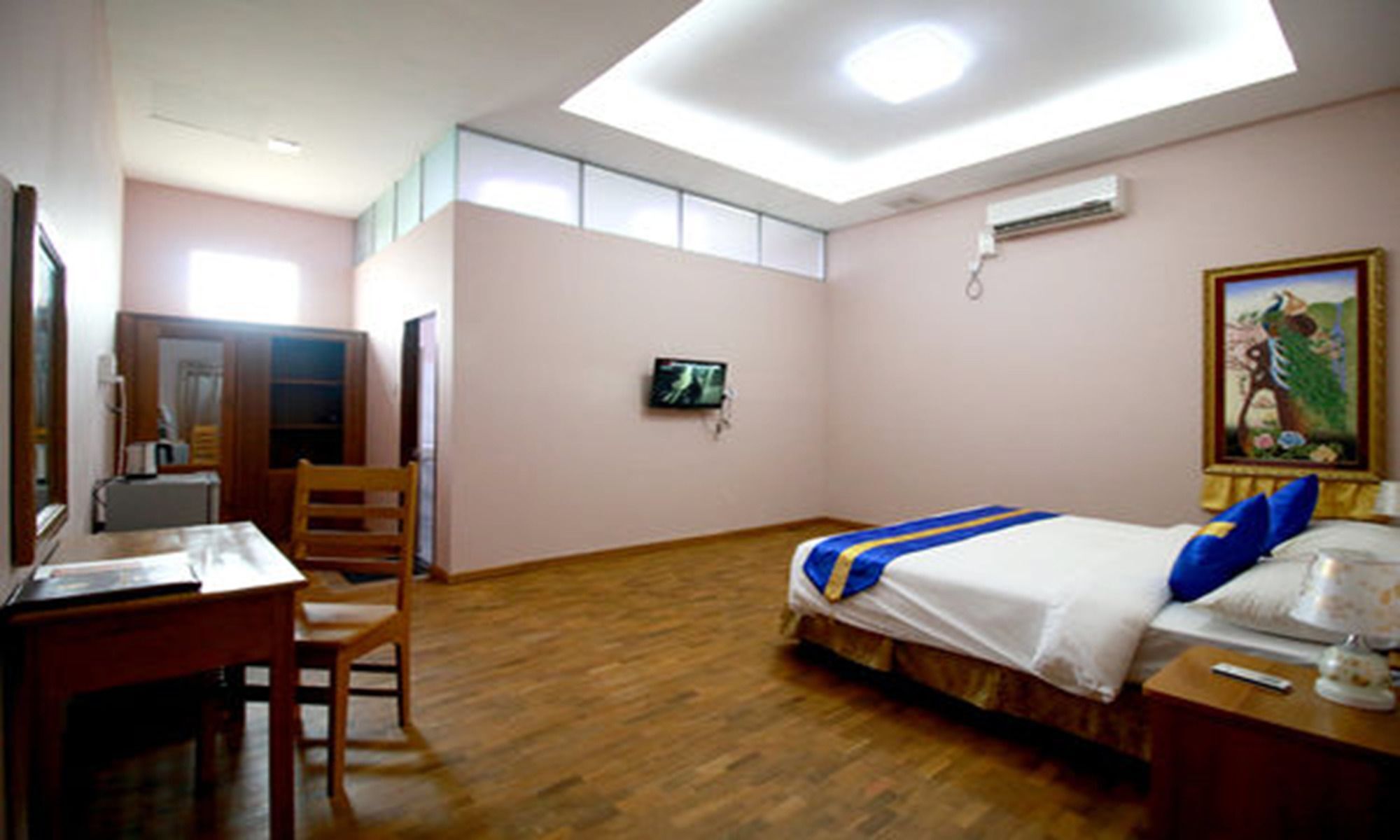 Famous Hotel באגו מראה חיצוני תמונה